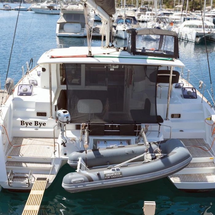 BYE BYE 2020 (air condition, generator) | Lagoon 40 photo 5