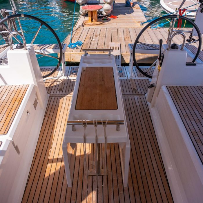 TRITON 89 | Oceanis 38.1 photo 14