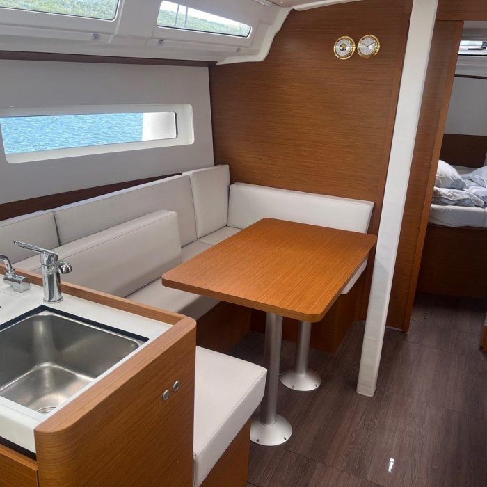 Princess Lara | Sun Odyssey 380 photo 9