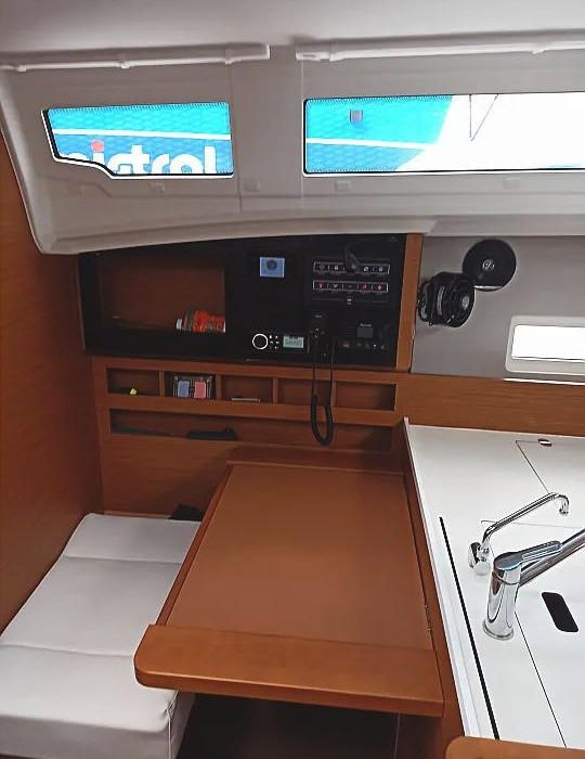 Evnia | Sun Odyssey 410 photo 9