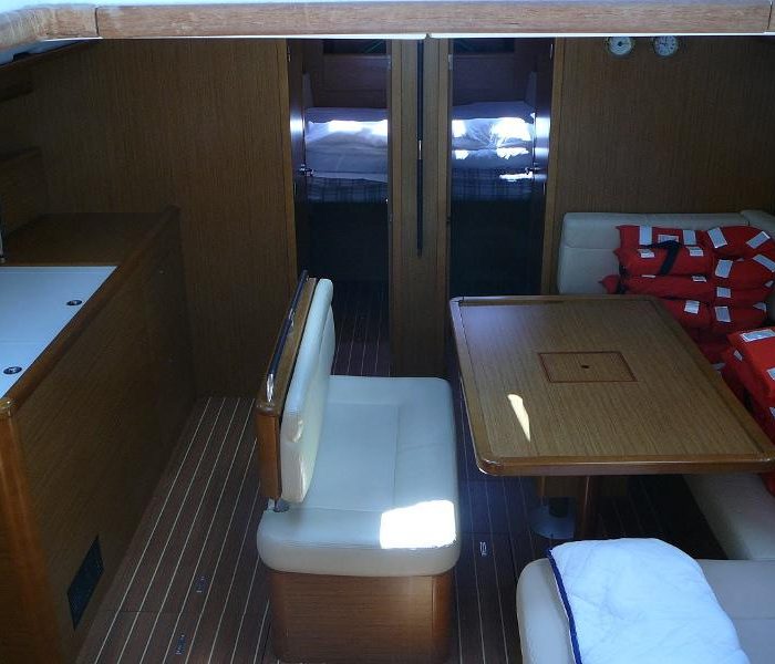 Vila I | Sun Odyssey 49i photo 3