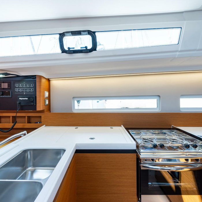 Martha | Sun Odyssey 410 photo 16
