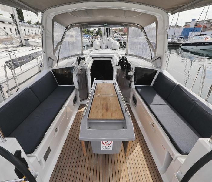 Seven | Oceanis 41.1 photo 14