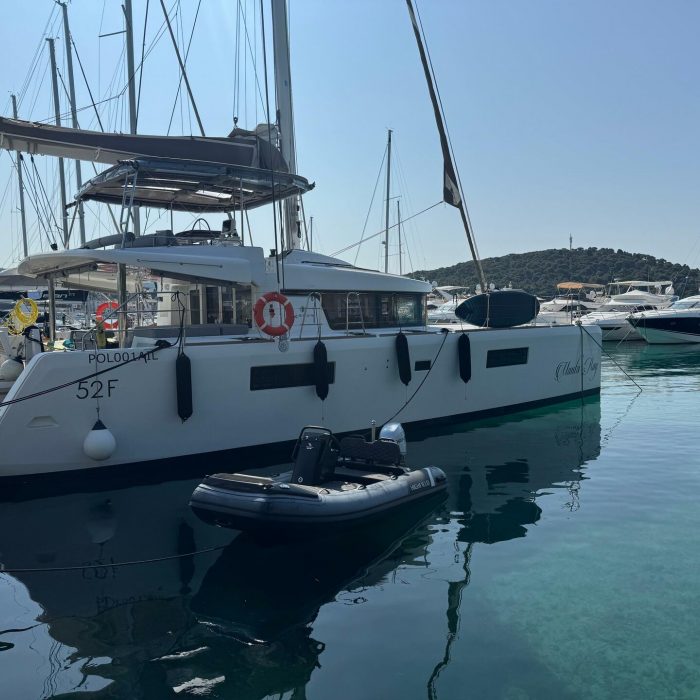 Manta Ray | Lagoon 52F photo 1
