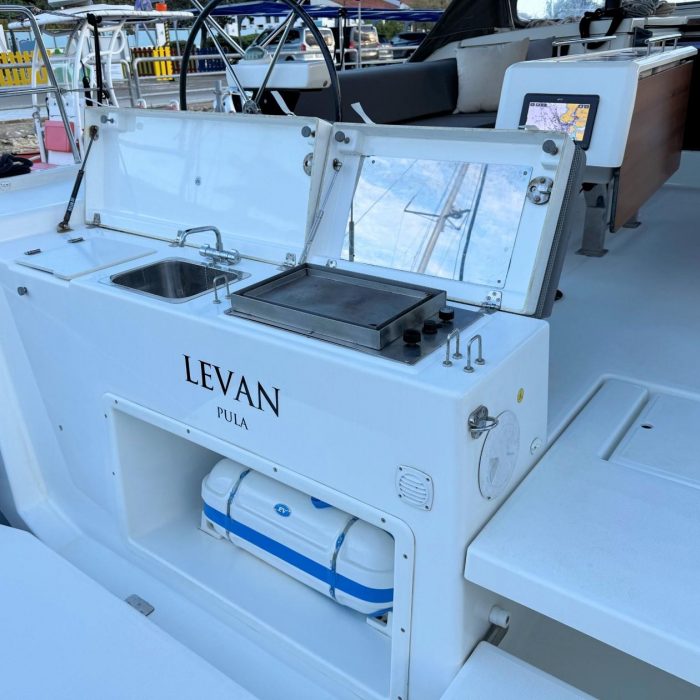 Levan | Dufour 430 photo 35