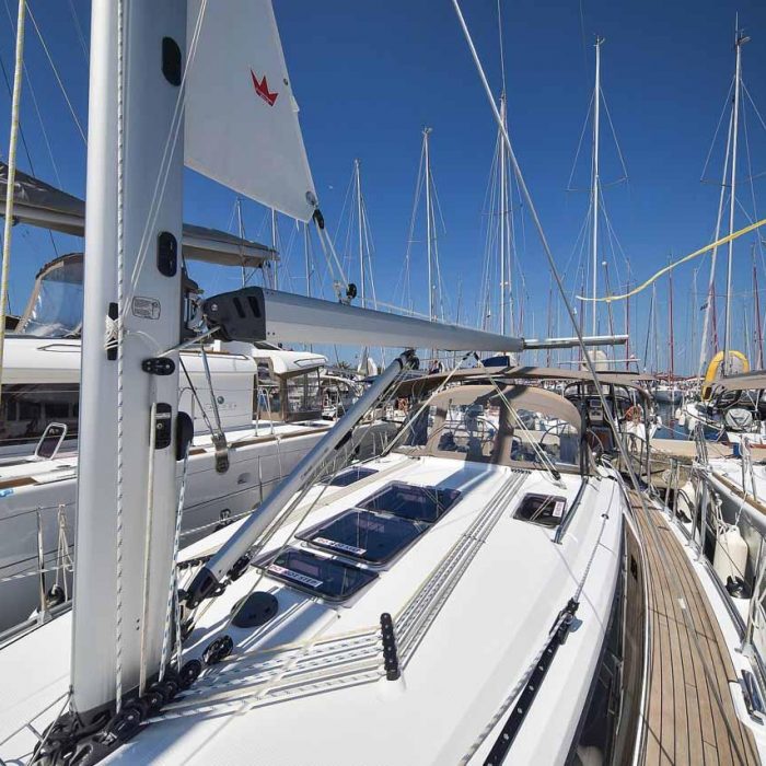 White Pearl | Bavaria Cruiser 37 photo 7