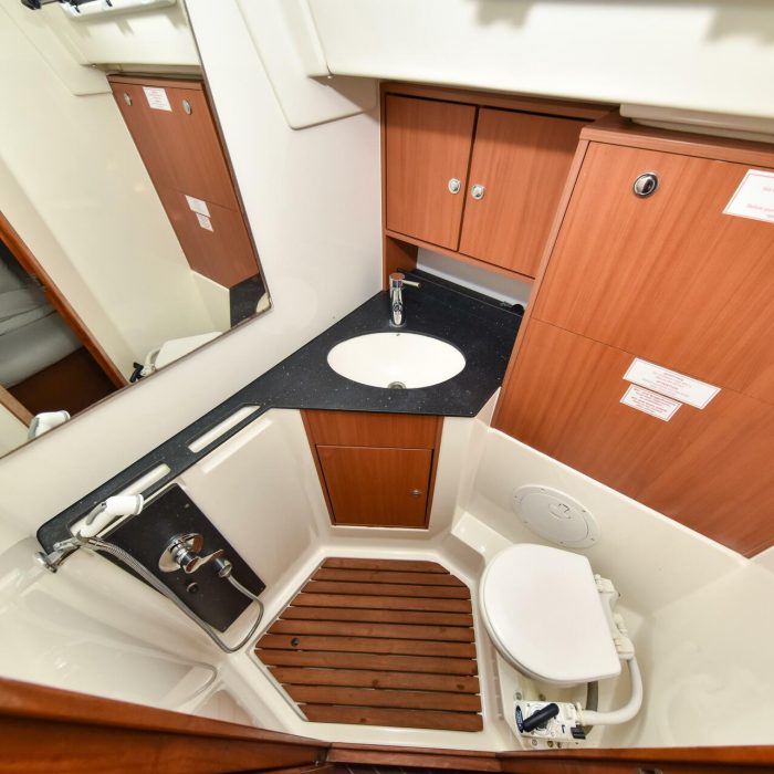 Controvento | Bavaria Cruiser 45 photo 44