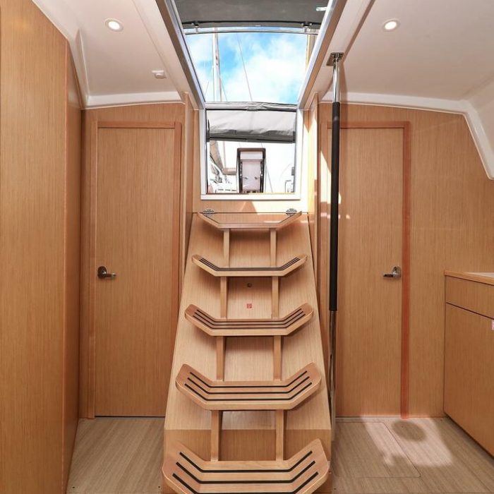 Levente | Bavaria C42 photo 26