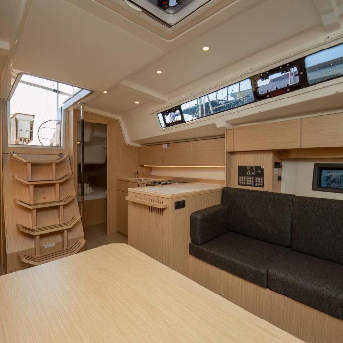 Aura | Bavaria C38 photo 18