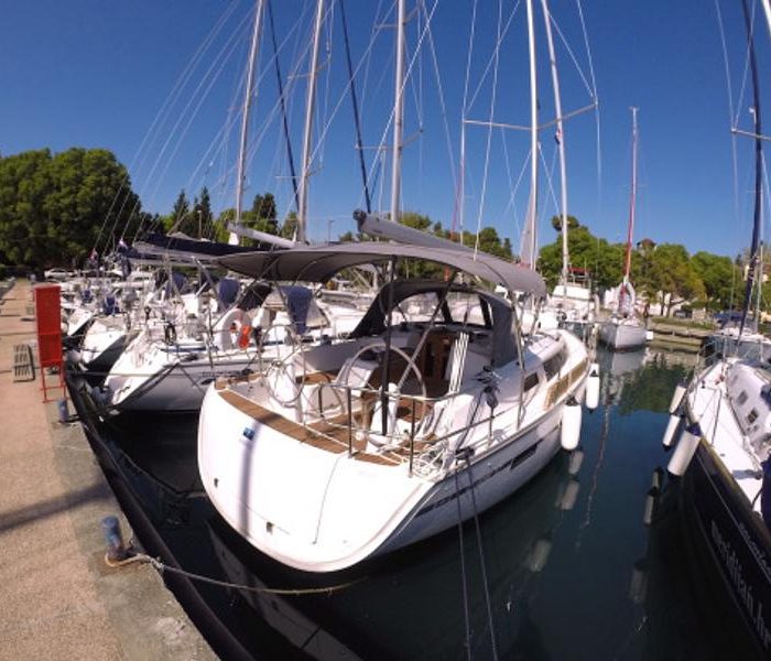 Diana | Bavaria Cruiser 37 photo 5