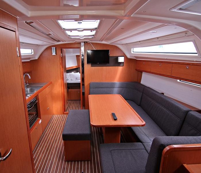 Federica | Bavaria Cruiser 41 photo 10