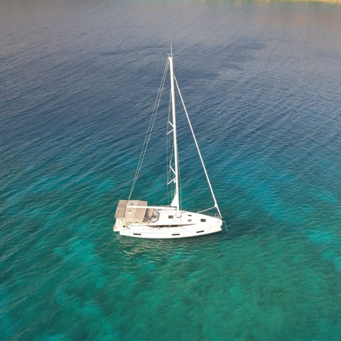 Sorores | Bavaria C42 photo 3