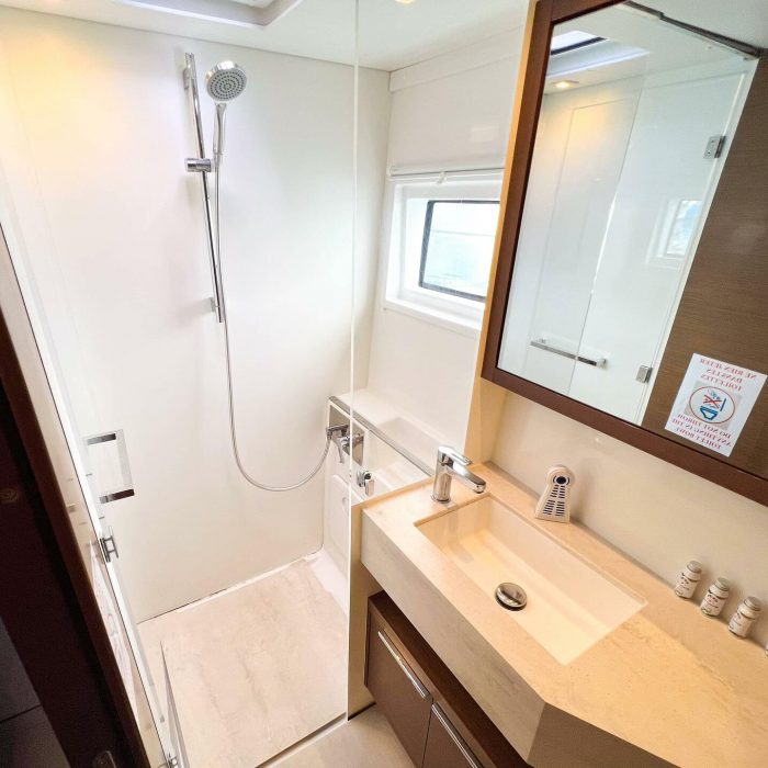 Premium | Lagoon 46 photo 8