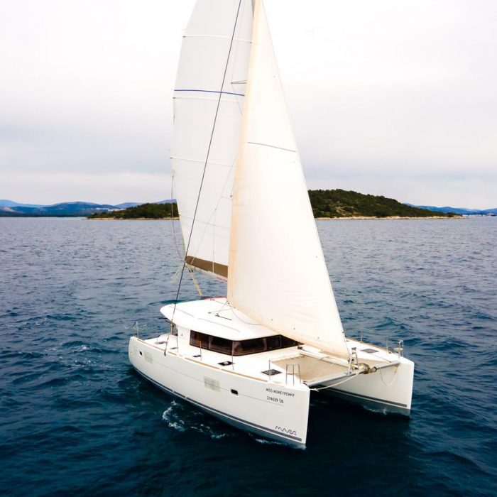 Miss Moneypenny | Lagoon 400 S2 photo 1