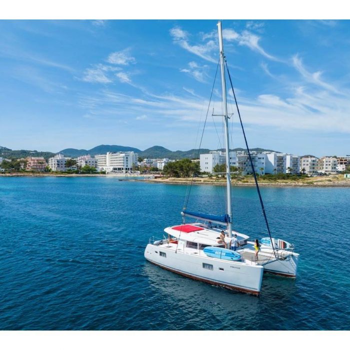 Nusa | Lagoon 400 photo 5
