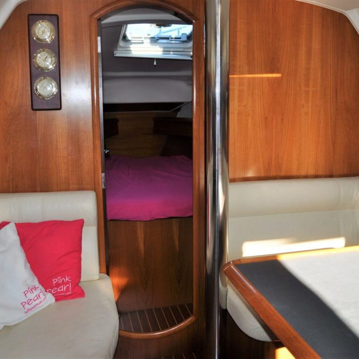 Pink Pearl | Sun Odyssey 37 photo 5