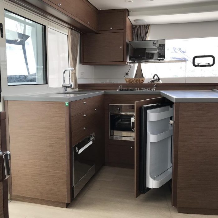 GRAND DELUXE | Lagoon 450 photo 8