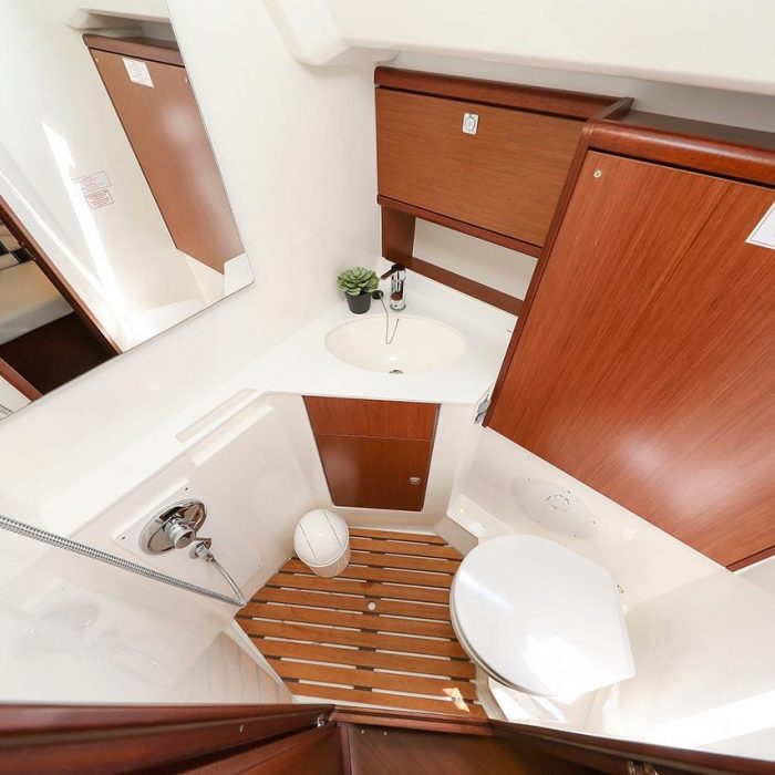 Sunshine | Bavaria Cruiser 46 Style photo 12