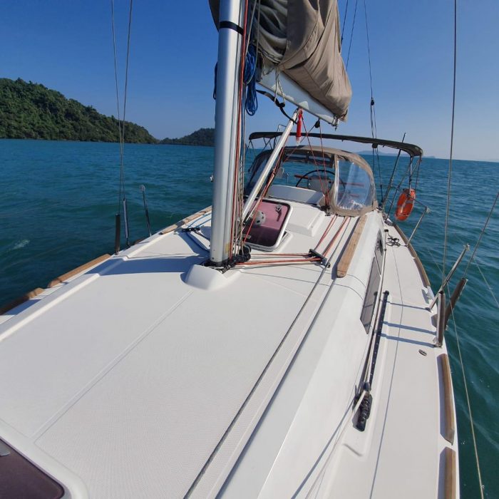 Aqua | Sun Odyssey 33i photo 4