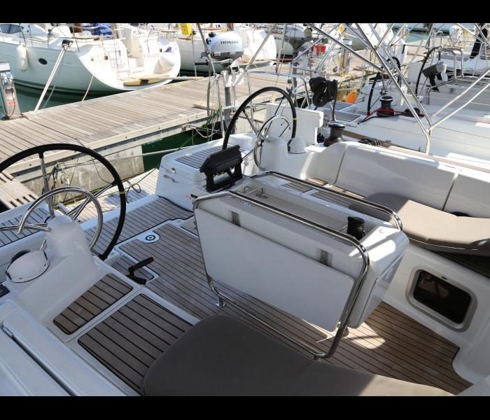 Sicc | Sun Odyssey 419 photo 9