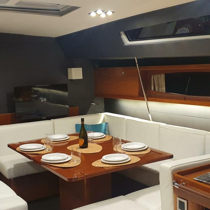 Premium + | Oceanis 60 photo 21