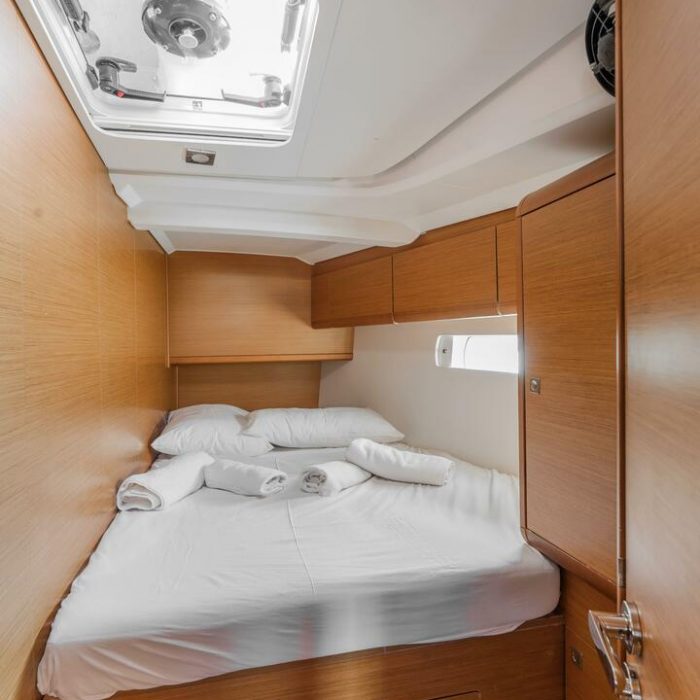 PERRO BLANCO | Sun Odyssey 519 photo 11