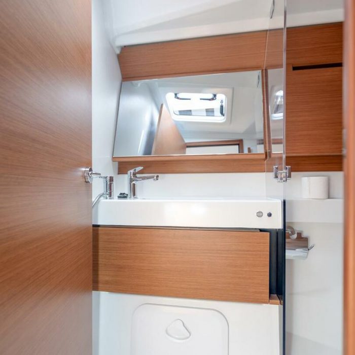 OLIVER new 2025 (air condition, solar panels) | Sun Odyssey 410 photo 13