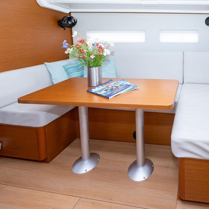OSKAR  new 2024 (air condition, solar panels) | Sun Odyssey 410 photo 17