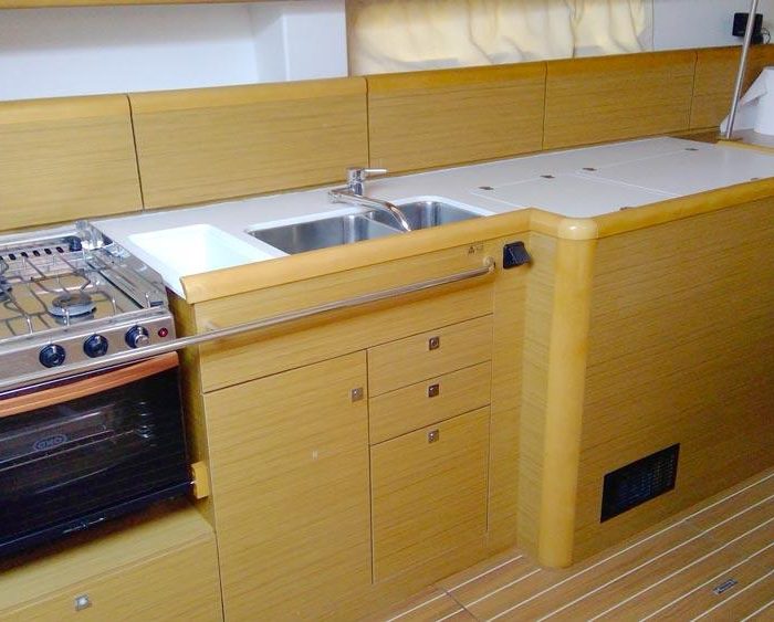 Tewa | Sun Odyssey 44 i photo 5