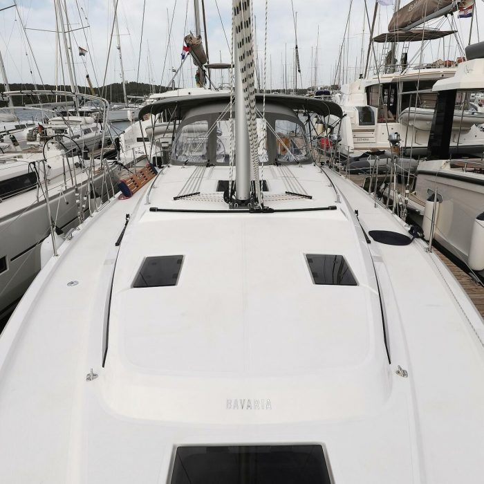 Levente | Bavaria C42 photo 4
