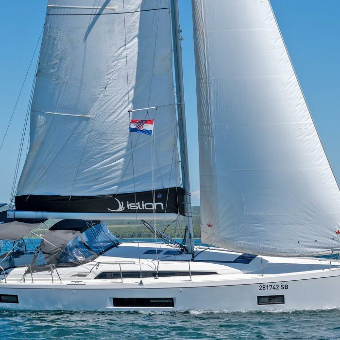 First Kiss | Oceanis 46.1 photo 3