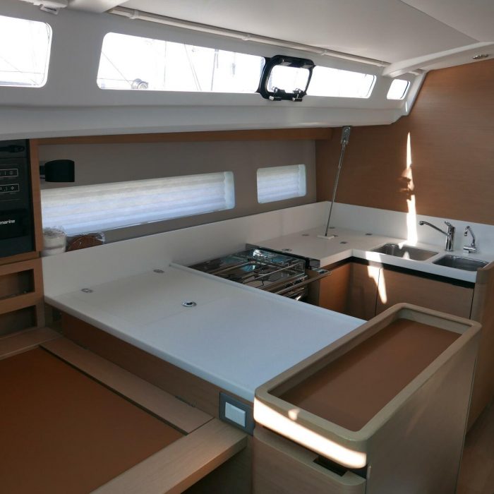Frenetica | Sun Odyssey 440 photo 10