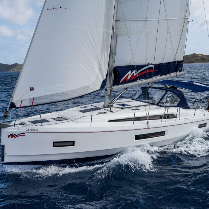 Moorings 42.3 Club | Oceanis 40.1 photo 3