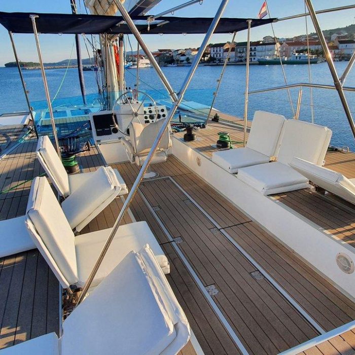 Upwind | Upwind 50 Eco - 4 + 1 cab. photo 5
