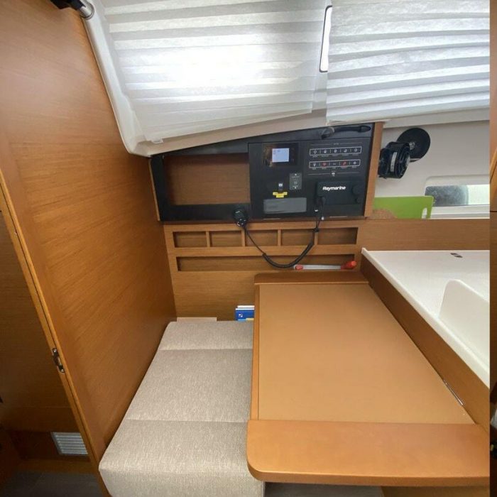 night elli | Sun Odyssey 410 - 3 cab. photo 6