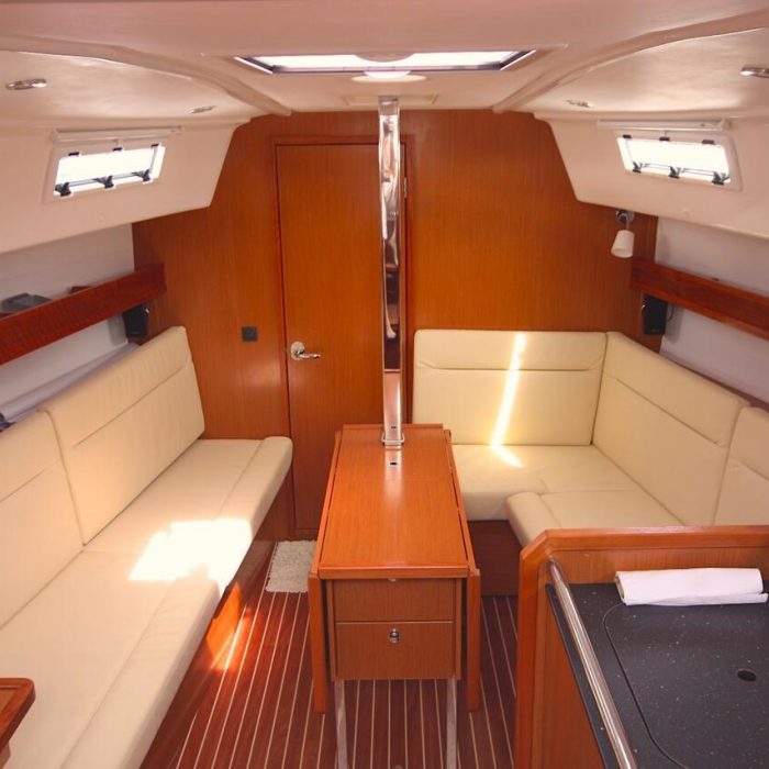 Big Kahuna | Bavaria Cruiser 32 photo 12
