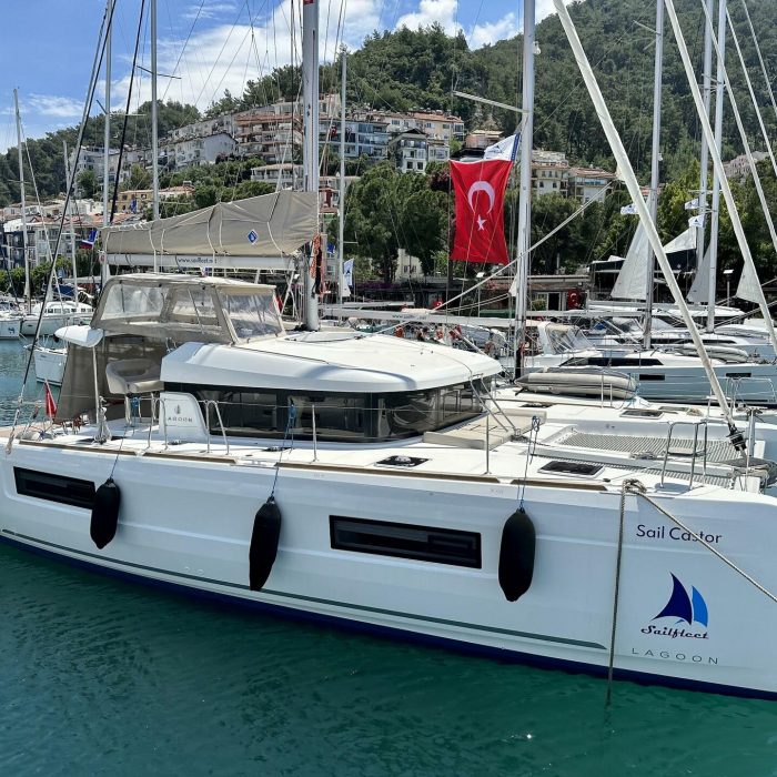 Sail Castor | Lagoon 40 photo 1