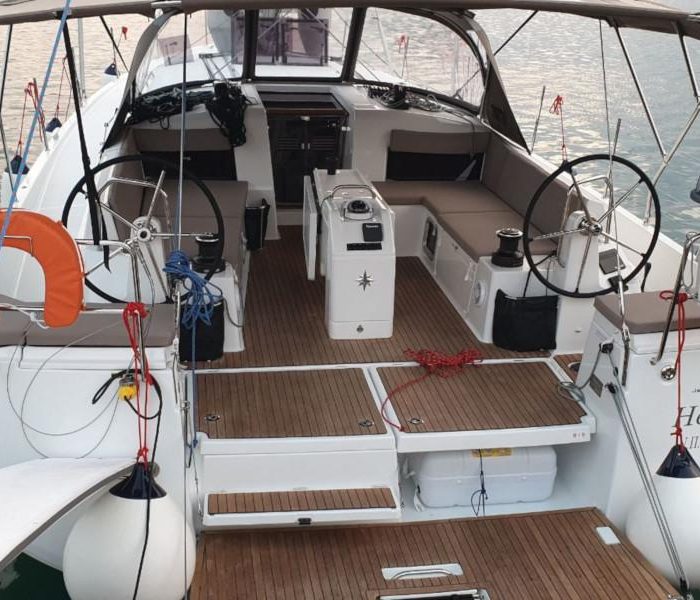 Helia (A/C, Gen. 10kVA, Electric Winch NEW 2022) | Sun Odyssey 490 photo 6