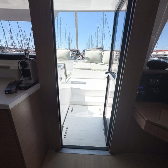 Grand Azure | Bali 4.6 - 5 + 1 cab. photo 11