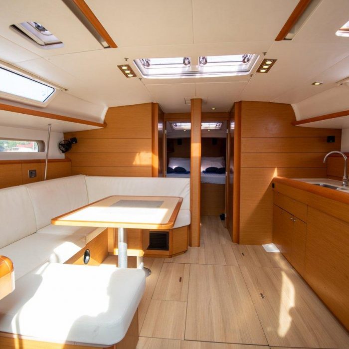 Aurora Belle | Sun Odyssey 469 photo 13