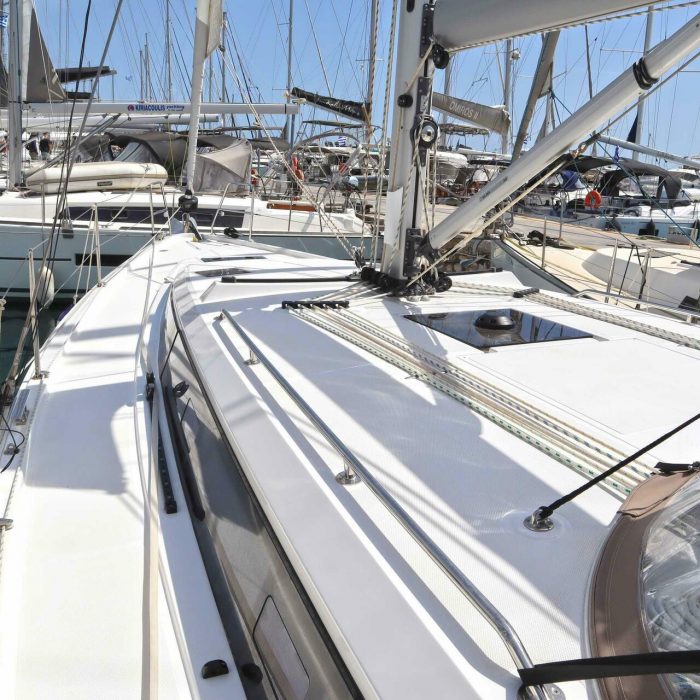 Lima | Bavaria C42 photo 2