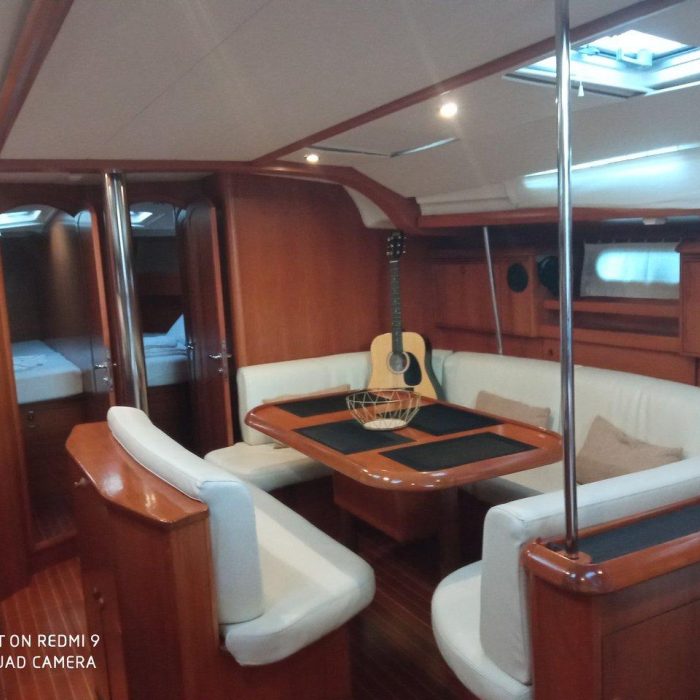 Family | Sun Odyssey 49 photo 2