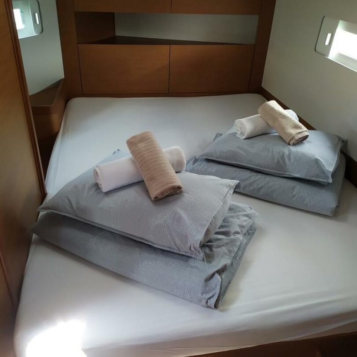 night elli | Sun Odyssey 410 - 3 cab. photo 12