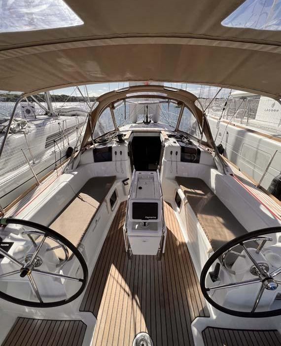MoElli | Sun Odyssey 389 photo 3