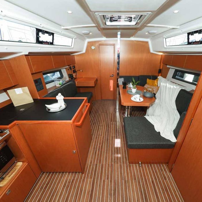 Rumba | Bavaria C42 photo 9