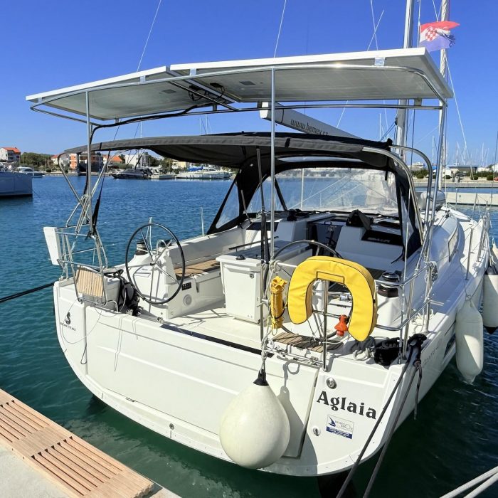 Aglaia | Oceanis 40.1 photo 5