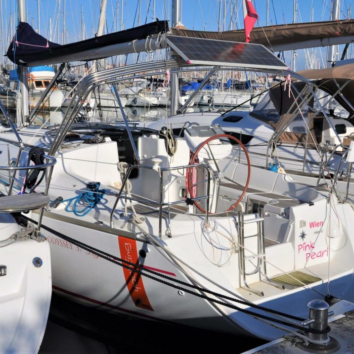 Pink Pearl | Sun Odyssey 37 photo 3