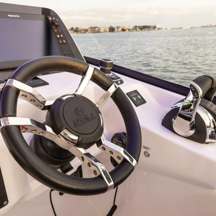 Batcat | Aquila 32 Sport photo 14