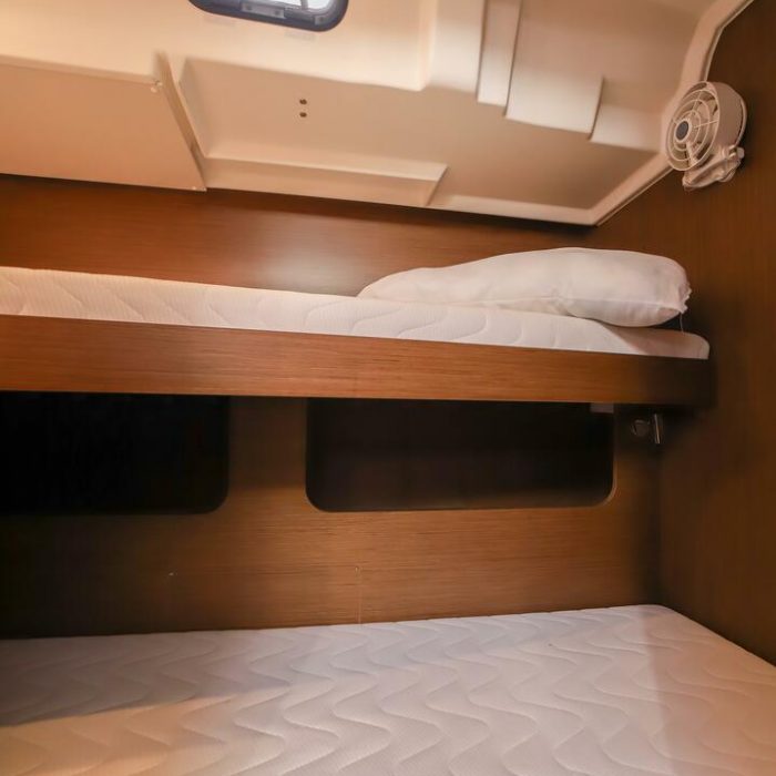Artemide - Comfort line | Oceanis 51.1 photo 18