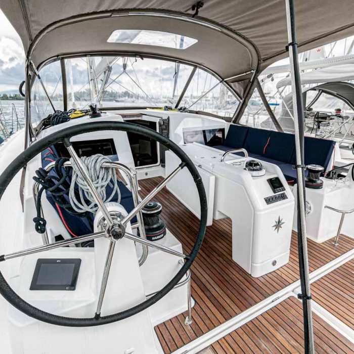 Mystic Blue | Sun Odyssey 440 photo 3